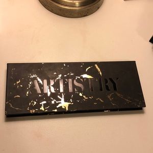 • Artistry Bad Habit Palette •